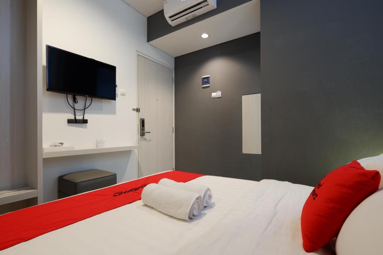 Reddoorz Plus Near Ciputra Mall Simpang Lima Семаранг Экстерьер фото