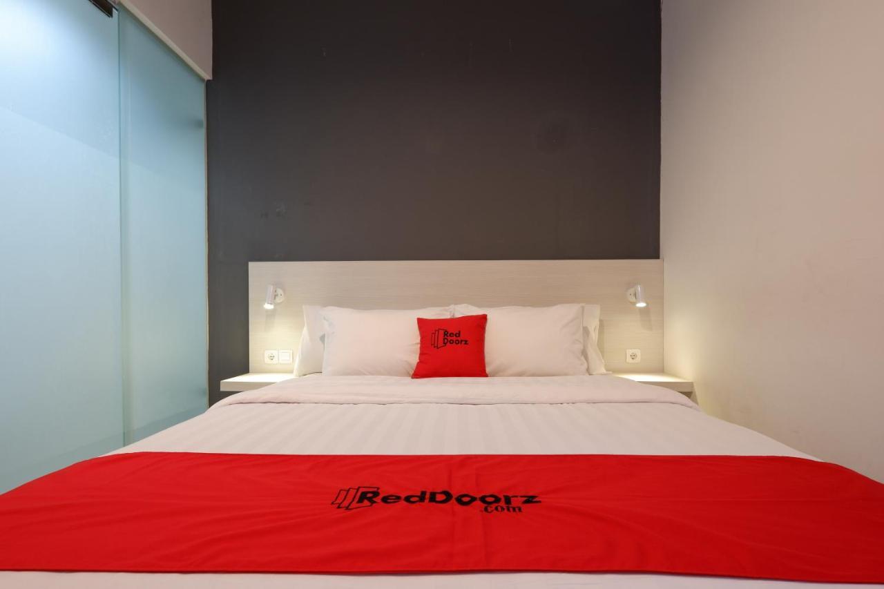 Reddoorz Plus Near Ciputra Mall Simpang Lima Семаранг Экстерьер фото